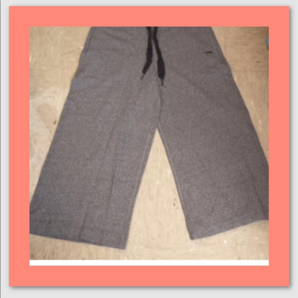 Gray Donna Karan Wide Capris - Picture 2 of 6